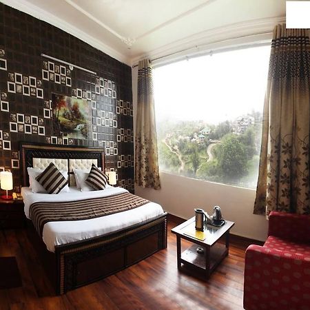 Divyansh Hotel Dharamshala Extérieur photo