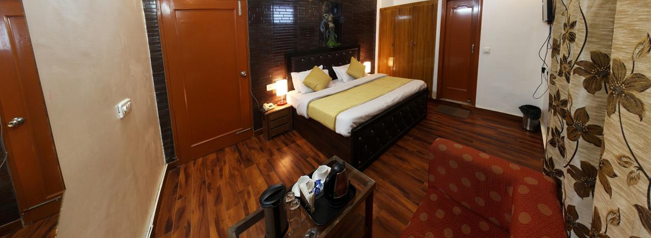 Divyansh Hotel Dharamshala Extérieur photo