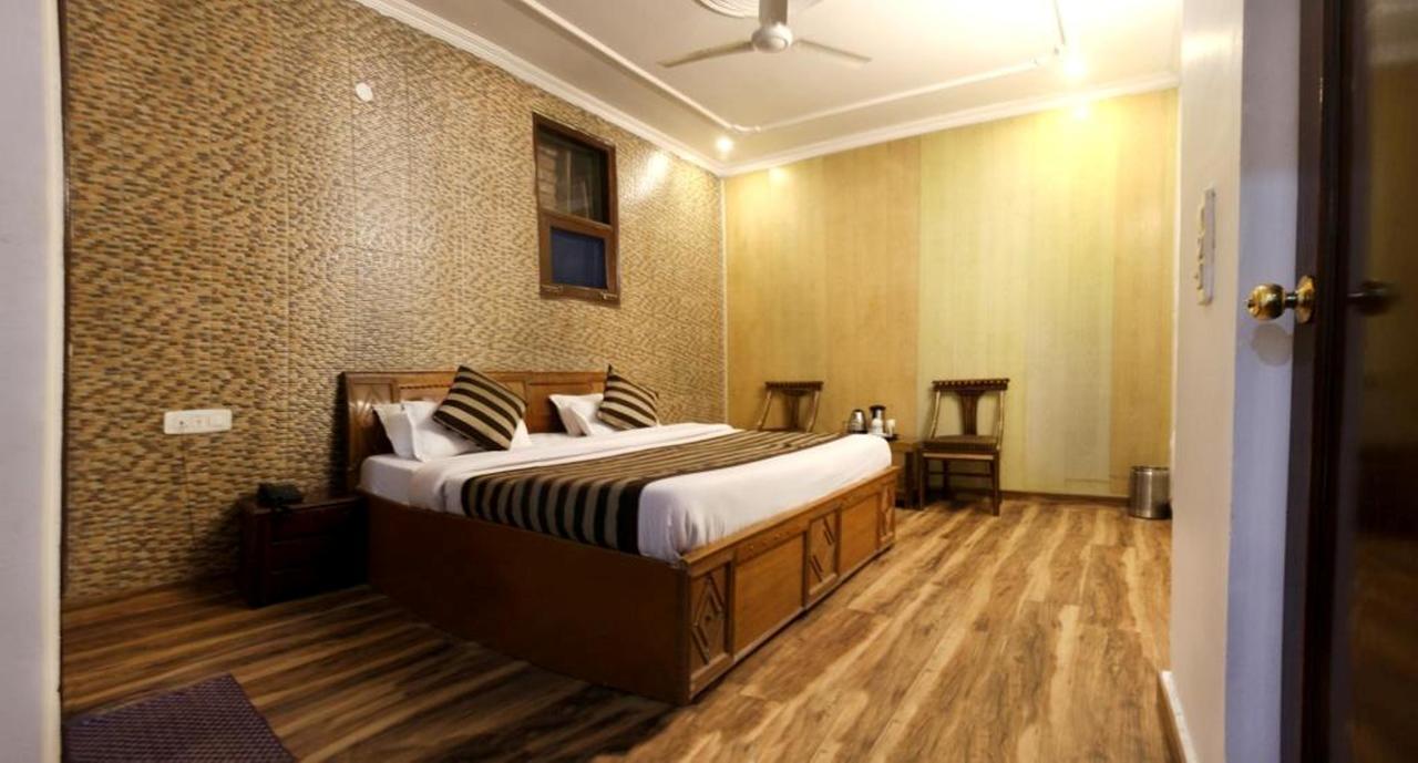 Divyansh Hotel Dharamshala Extérieur photo