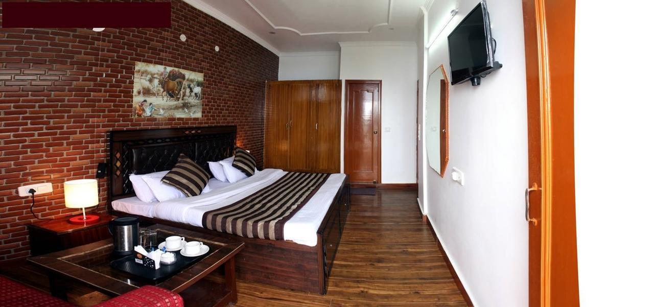 Divyansh Hotel Dharamshala Extérieur photo